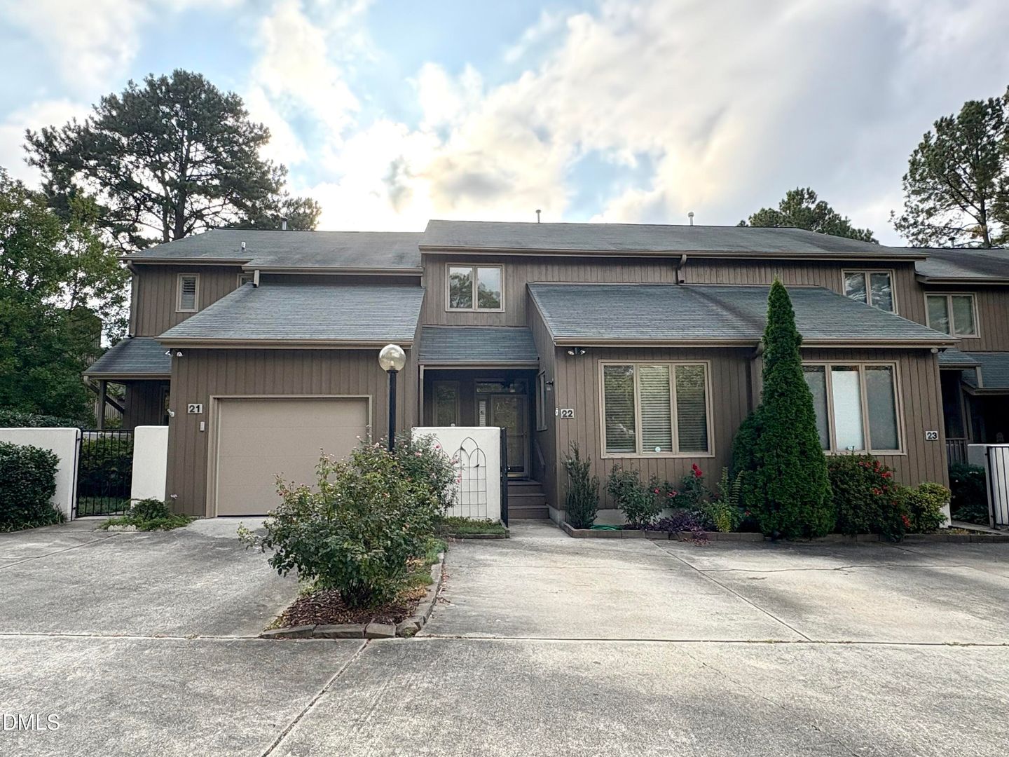 Chapel Hill House: 22 Bayswater Pl