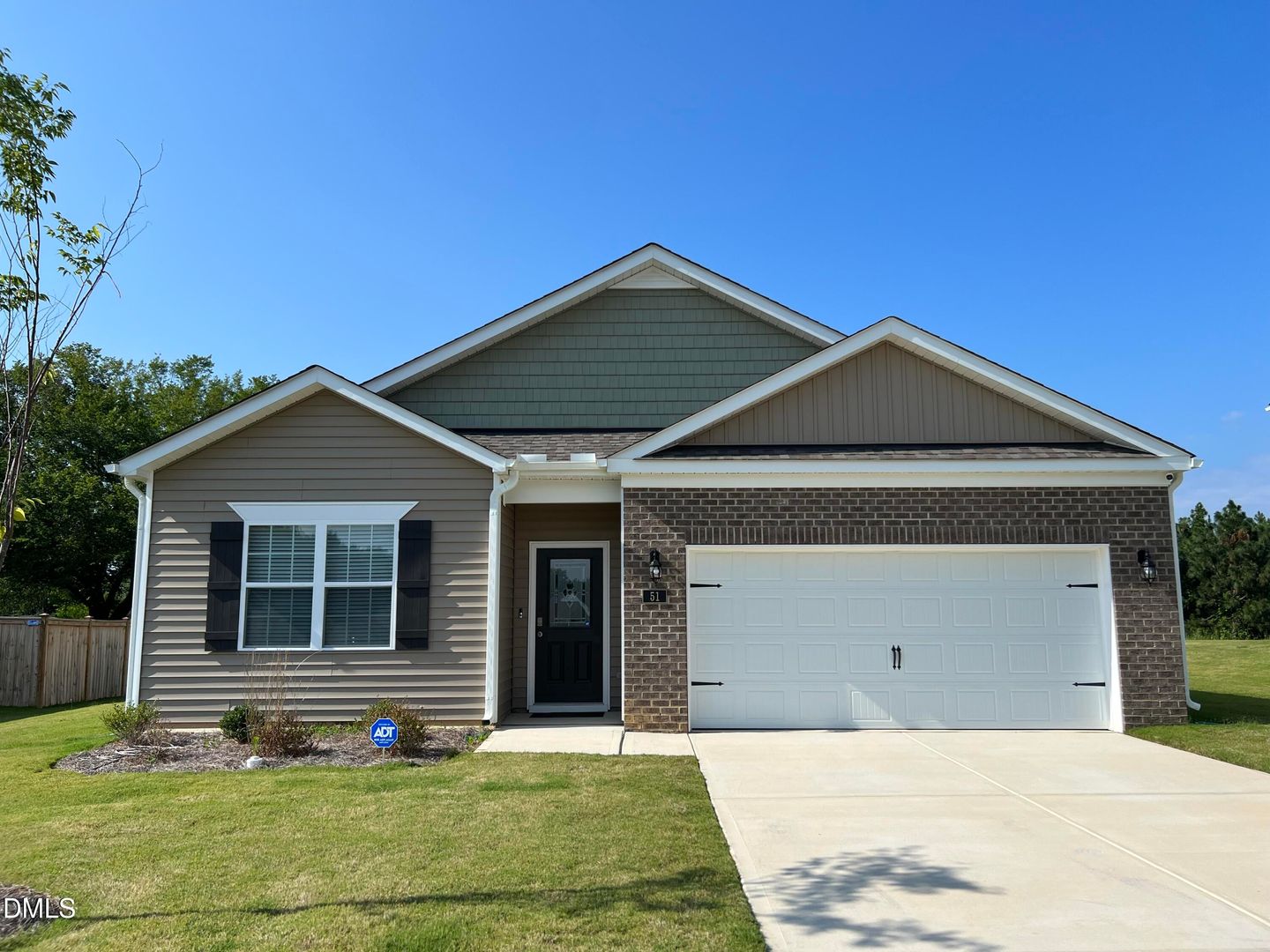 Fuquay Varina House: 51 Blue Aspen Drive