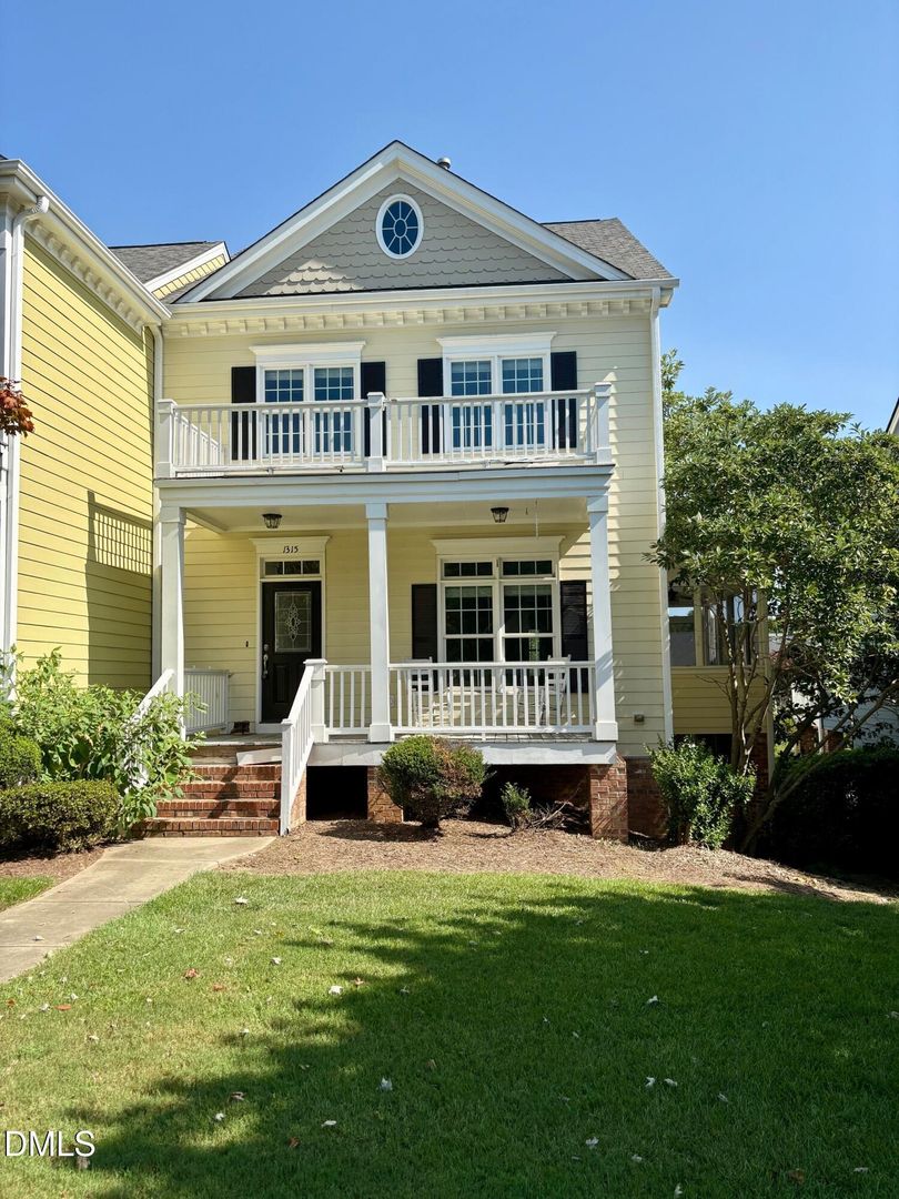 Apex Townhome: 1315 Center St.