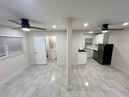 Remodeled 1B/1B Studio – photo 1