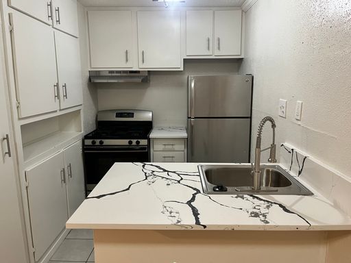 1B/1B Apartment Heart Of Montrose – photo 1