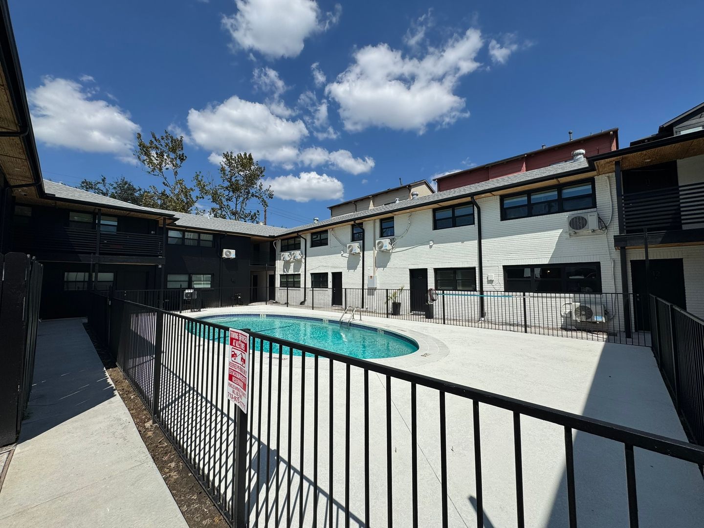 Houston Apartment: 1508 California St