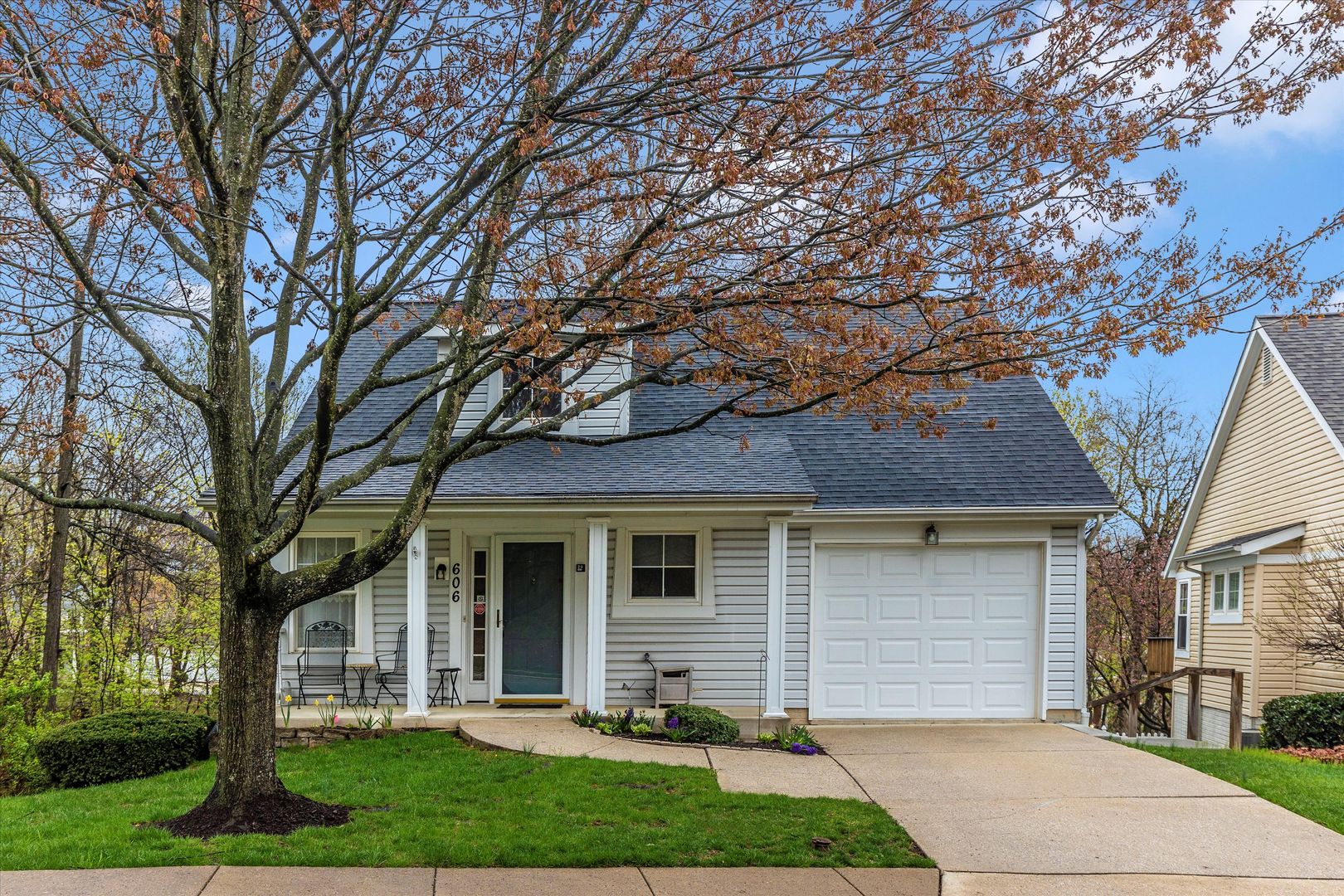 Mount Airy House: 606 Merridale Blvd