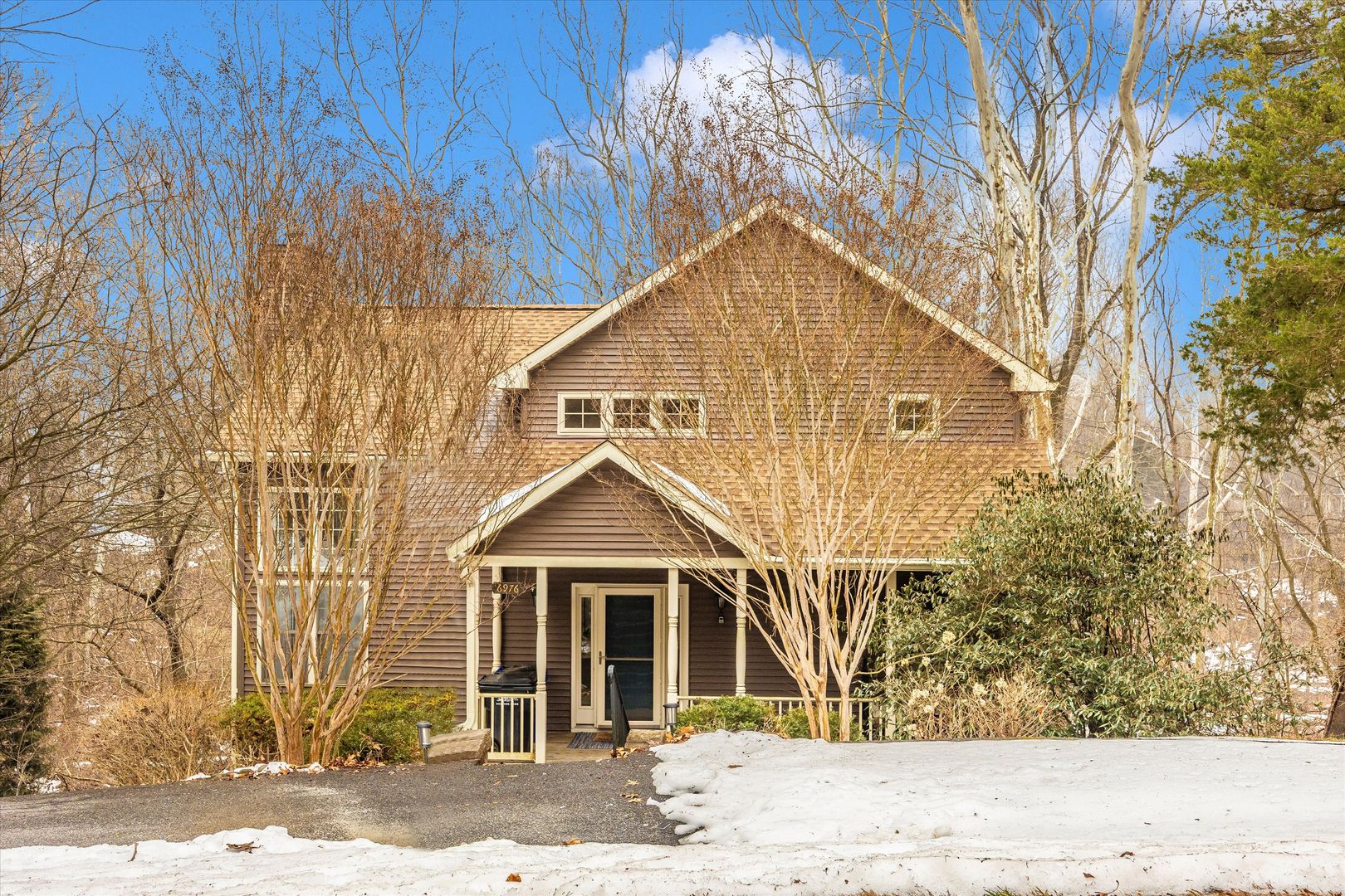 NEW MARKET House: 6976 Meadowpoint Terrace