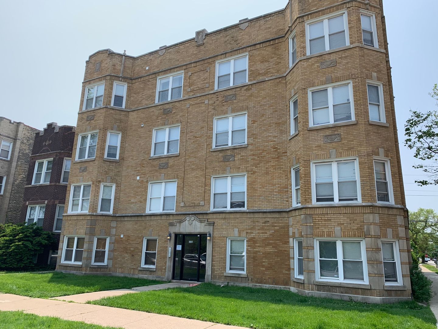 Chicago Apartment: 6154 N Oakley Ave