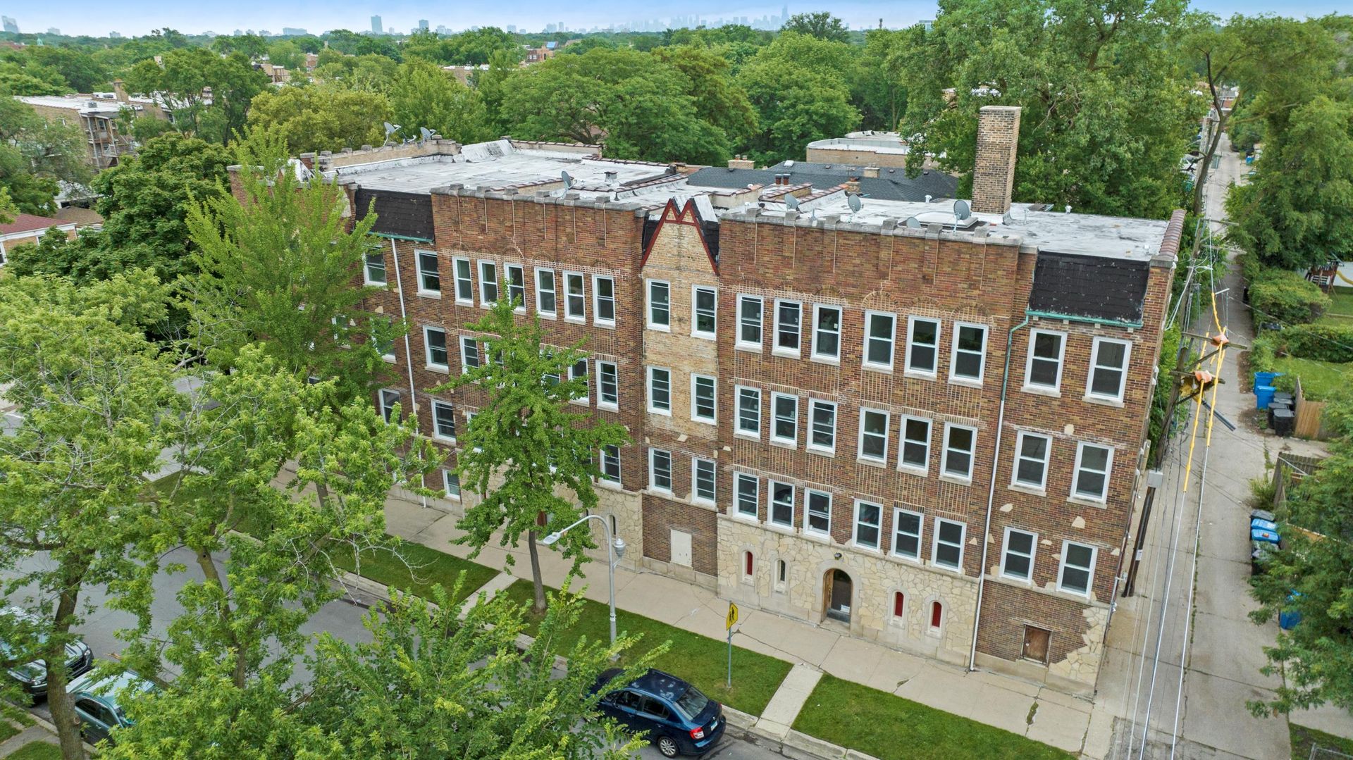 Chicago Apartment: 6254 N Whipple
