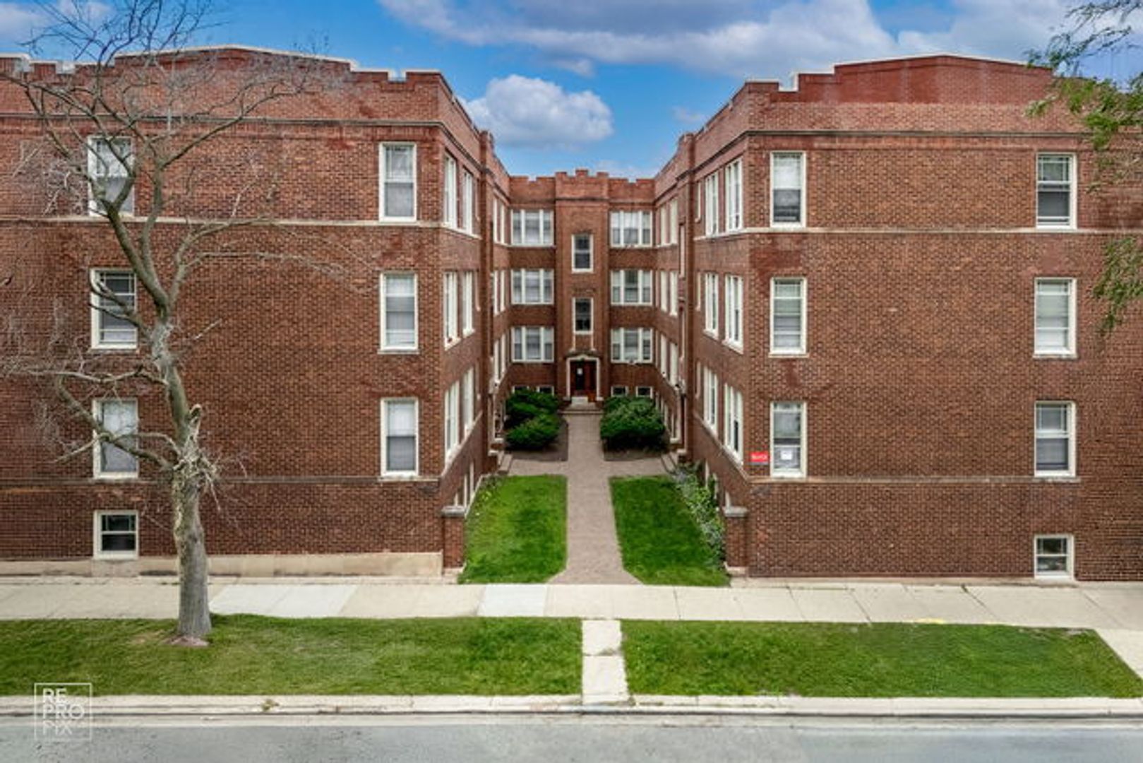 Chicago Apartment: 2139 W. Lunt Ave