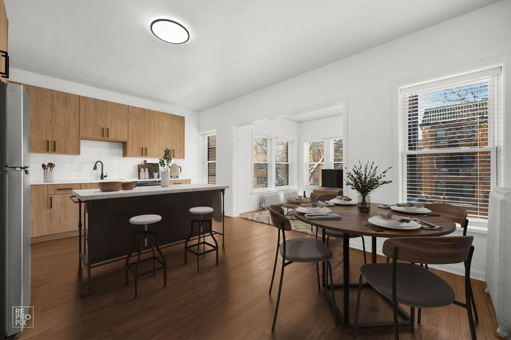 Chicago Apartment: 7645 N Bosworth Ave