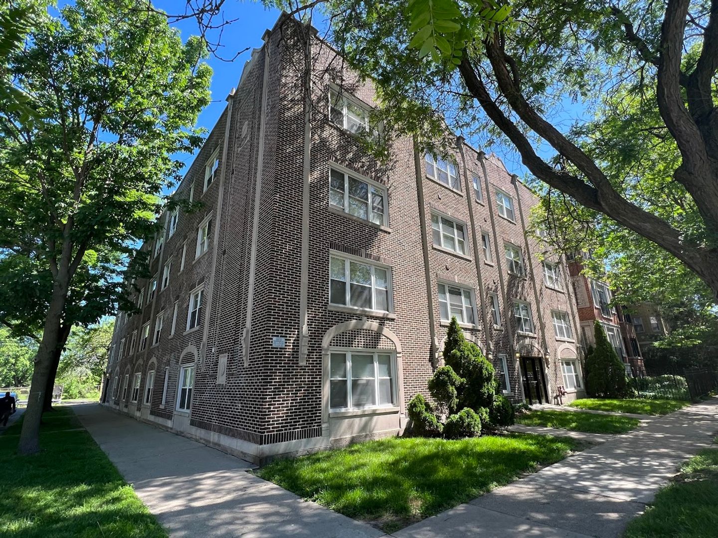 Chicago Apartment: 2120 W Arthur