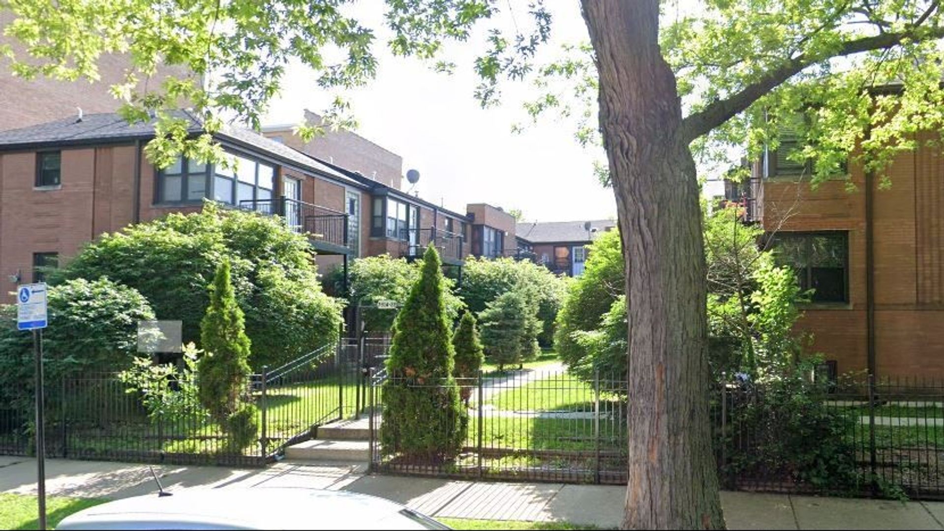 Chicago Apartment: 7314-22 N. Winchester Ave