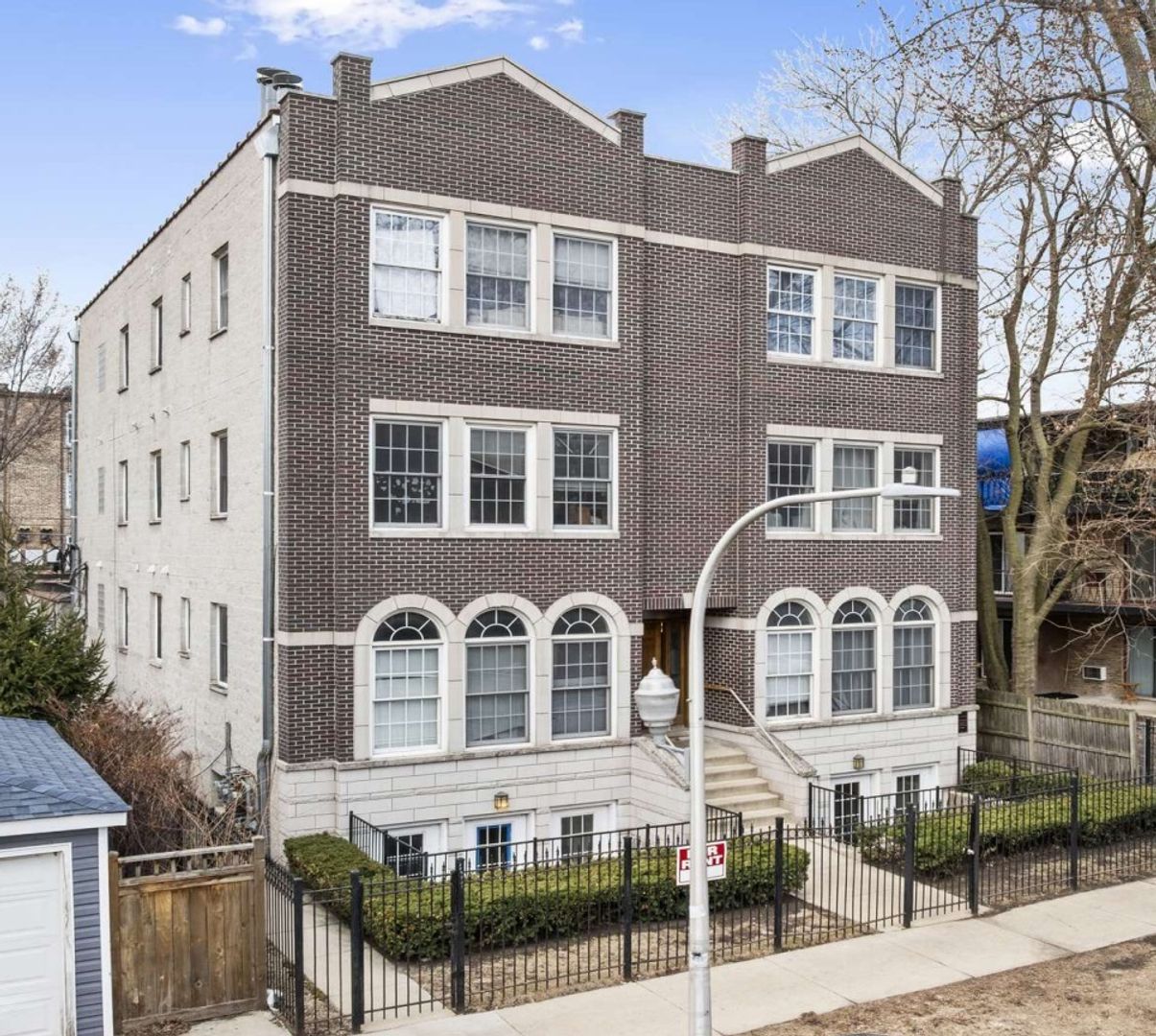 Chicago Apartment: 7410 N Winchester Ave