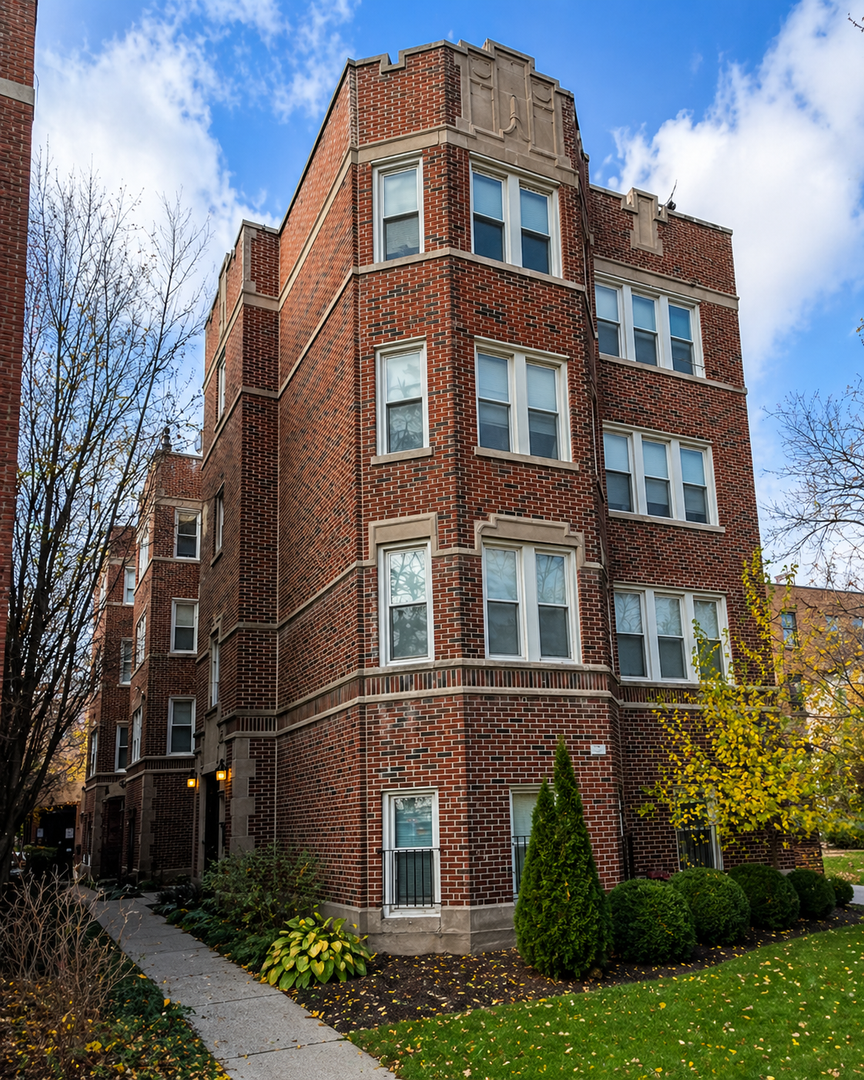 Chicago Apartment: 6442-44 N Hamilton