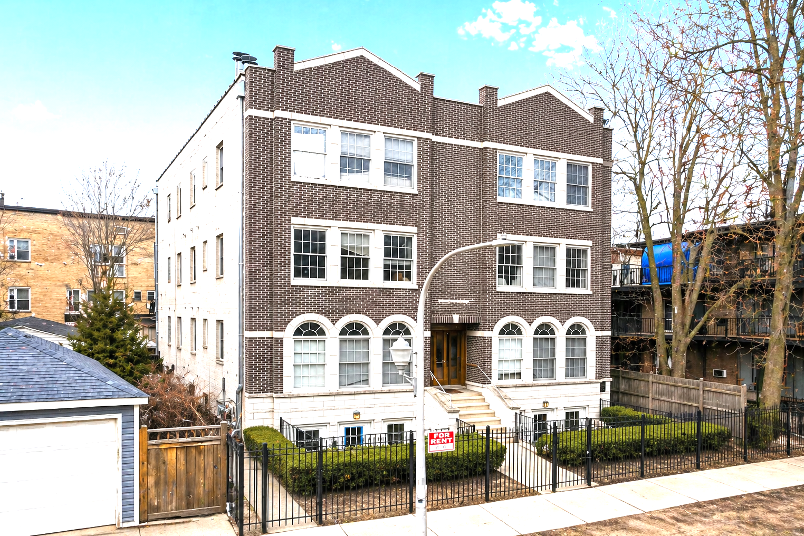 Chicago Apartment: 7410 N Winchester Ave