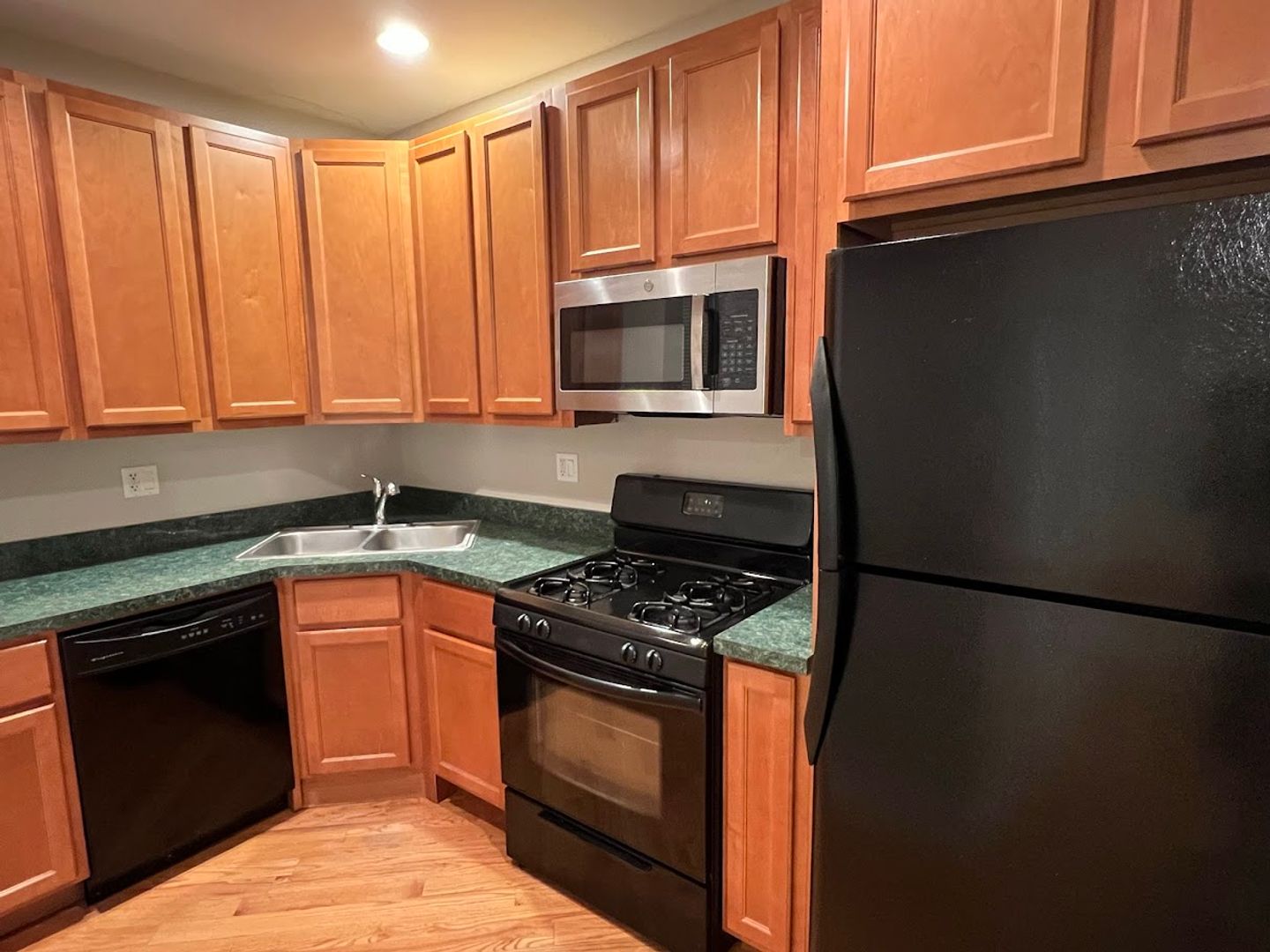 Chicago Apartment: 2120 W Arthur