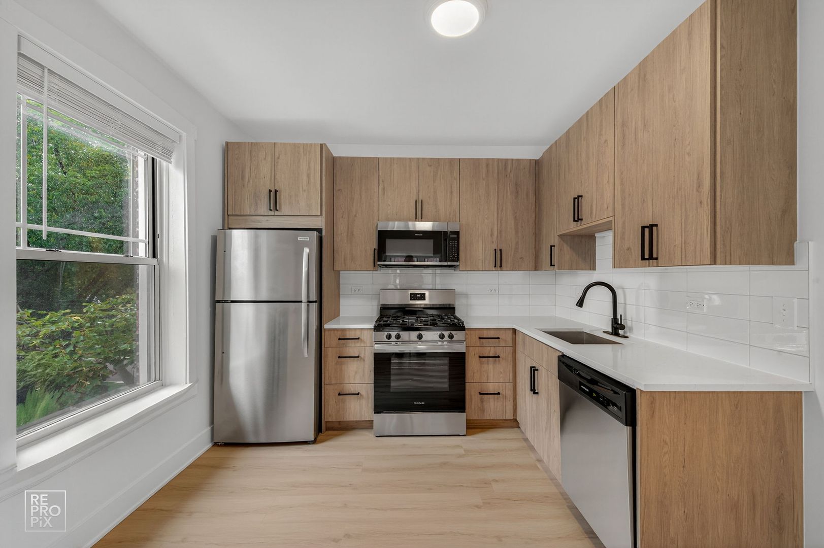 Chicago Apartment: 2139 W. Lunt Ave