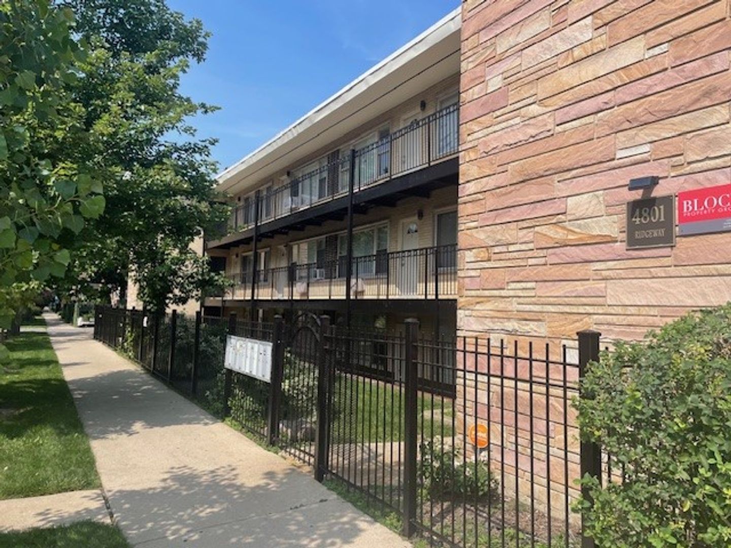 Chicago Apartment: 4801 N Ridgeway