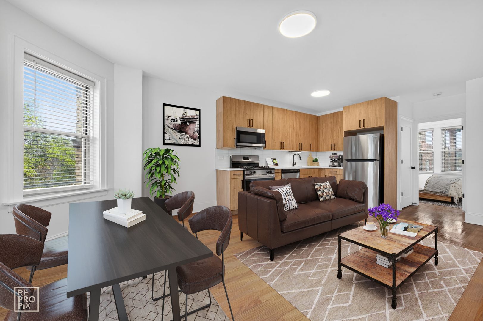 Chicago Apartment: 6310 N Artesian