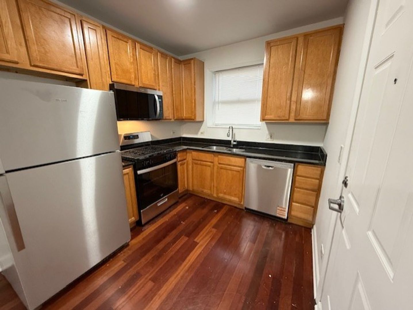 Chicago Apartment: 2321 N Oak Park Ave