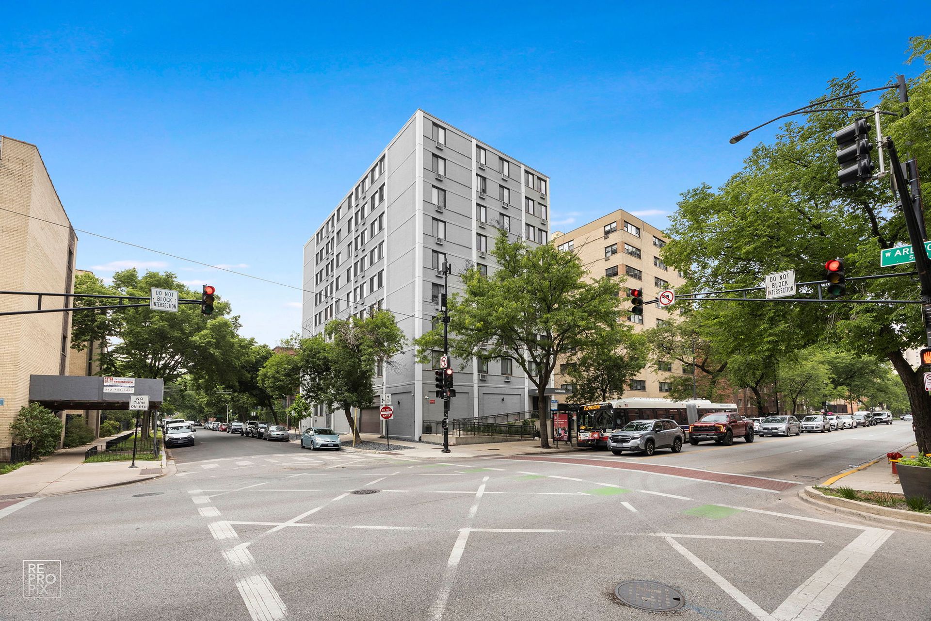 Chicago Apartment: 5800 N Sheridan Rd