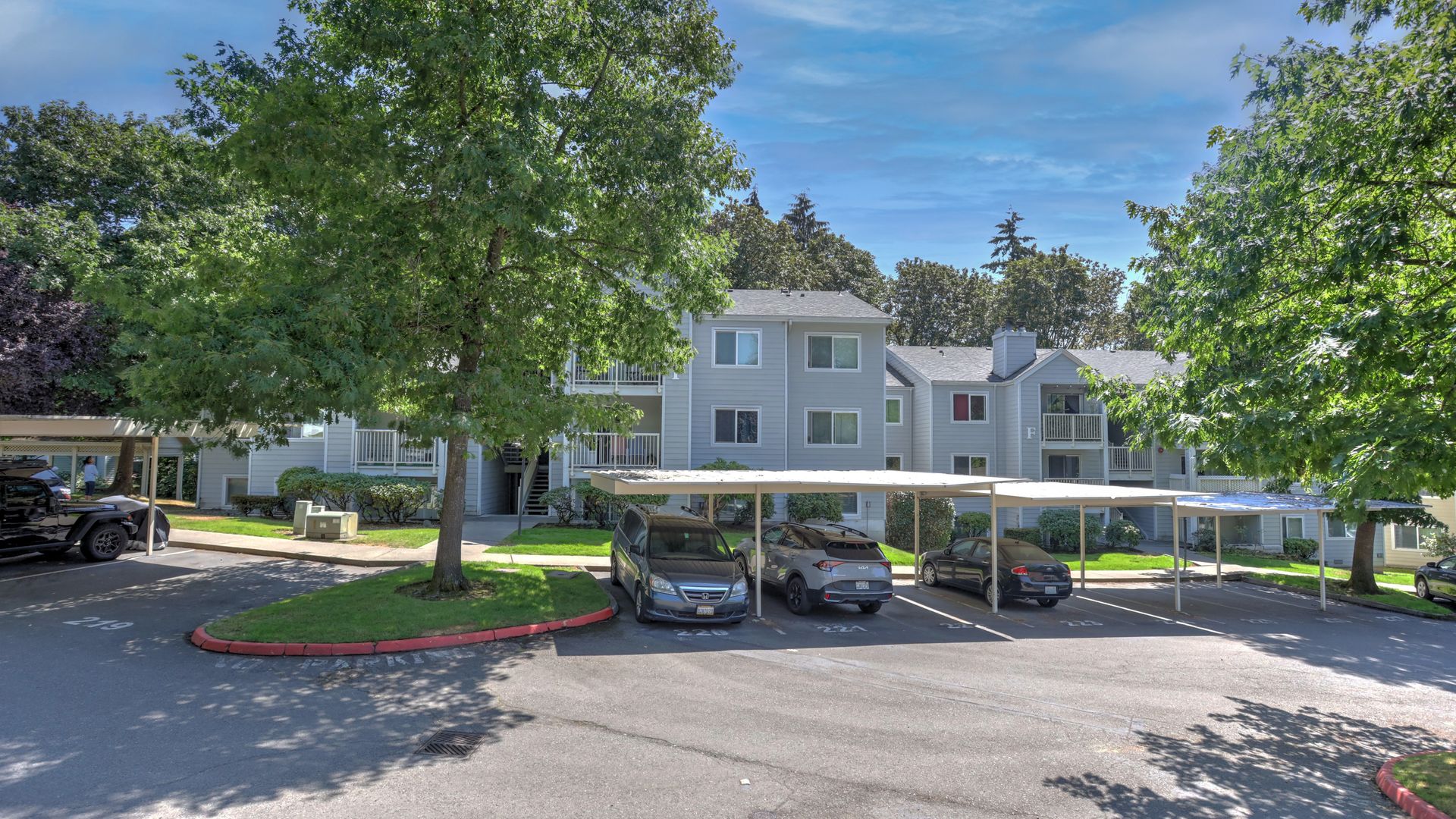 975 Aberdeen Ave NE Unit #F204 4 of 12
