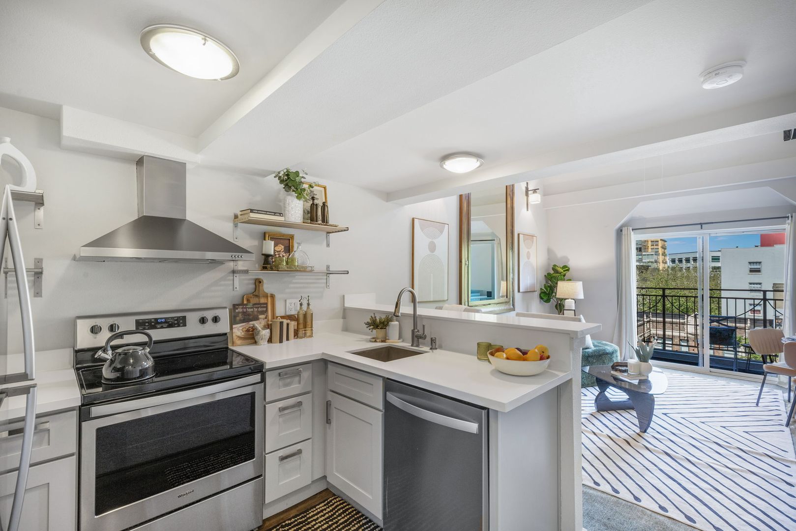 425 Vine St #706 12 of 30