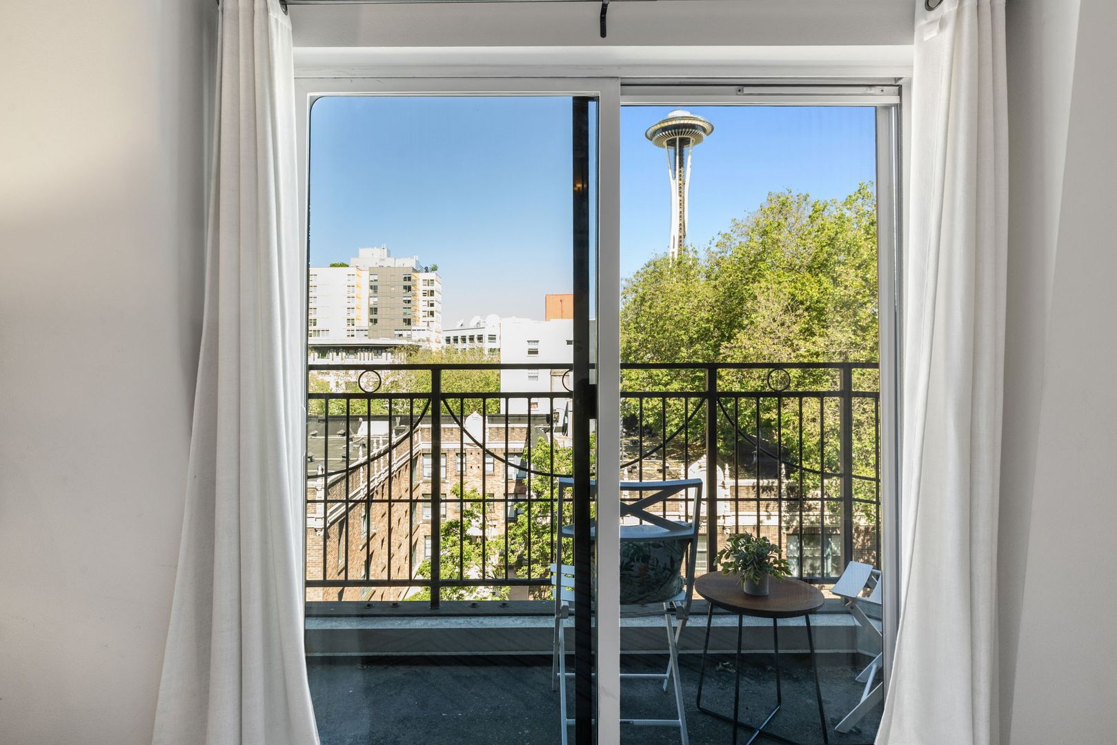 425 Vine St #706 7 of 12