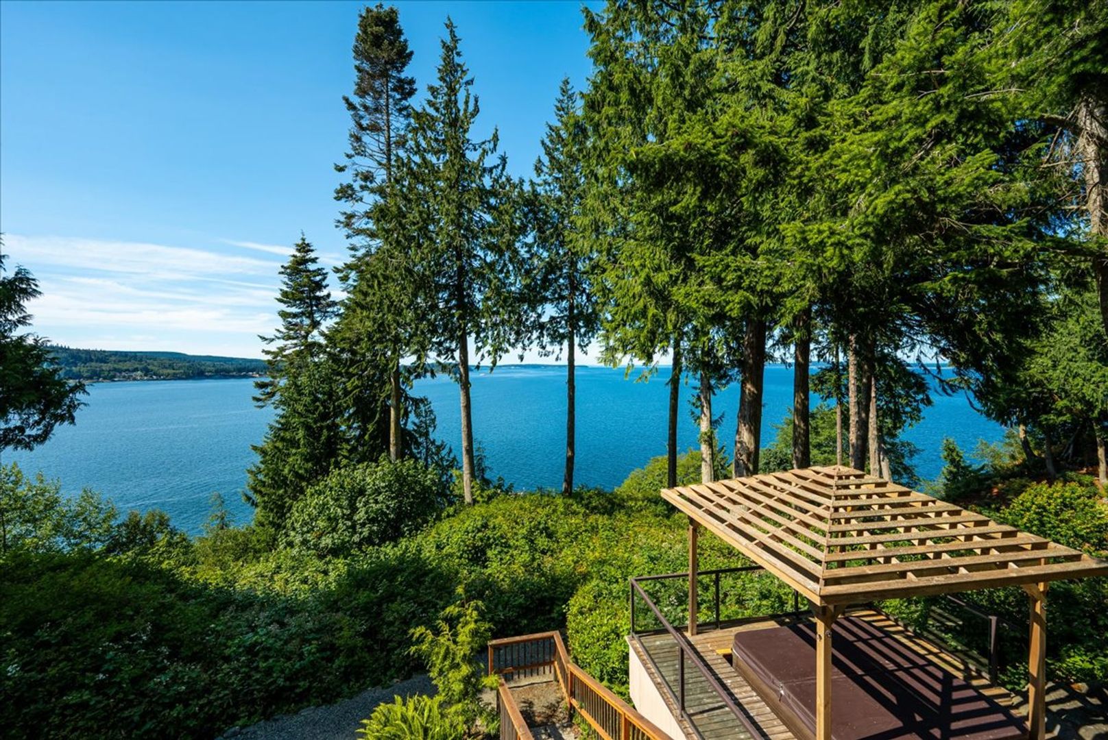 Port Ludlow House: 1385 E Ludlow Ridge Rd