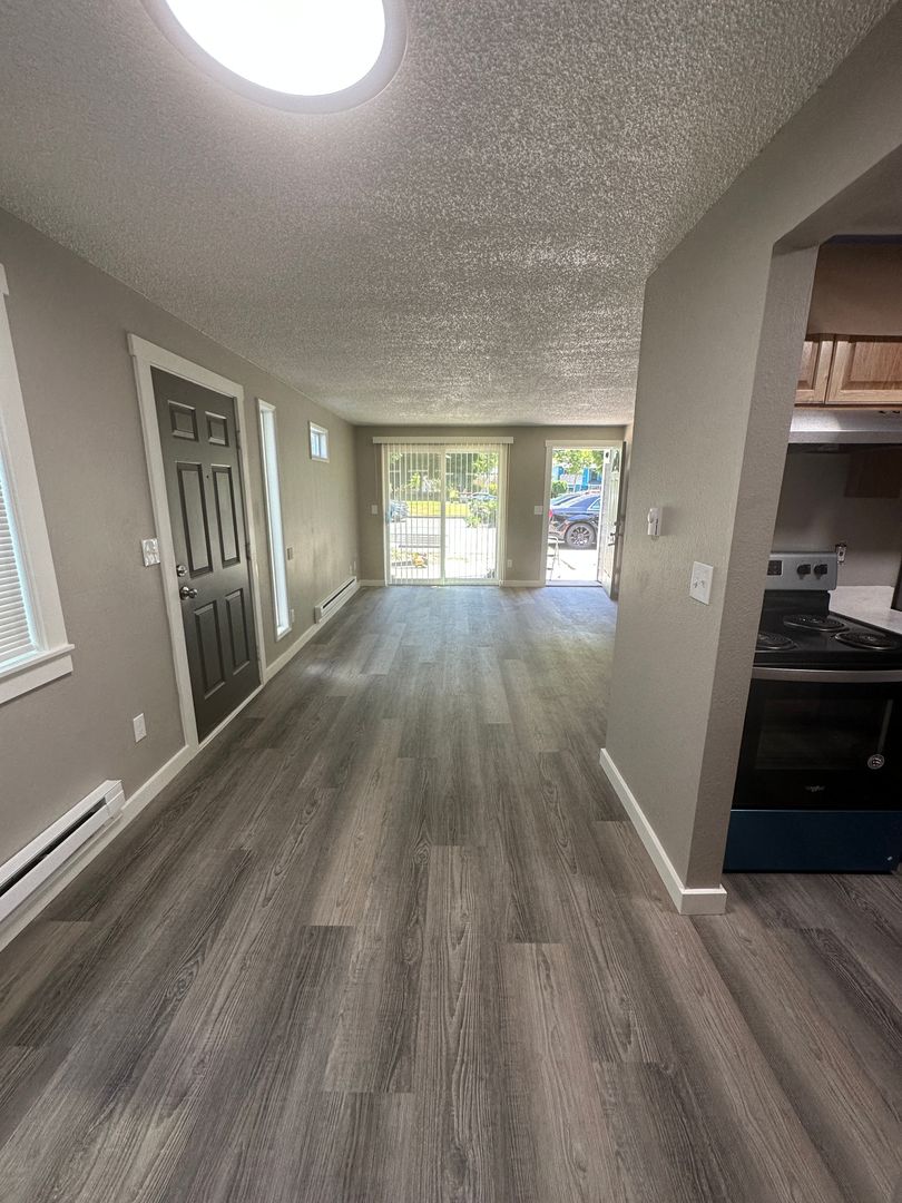 519 Burnett Ave S #1, Renton WA 98057 11 of 12