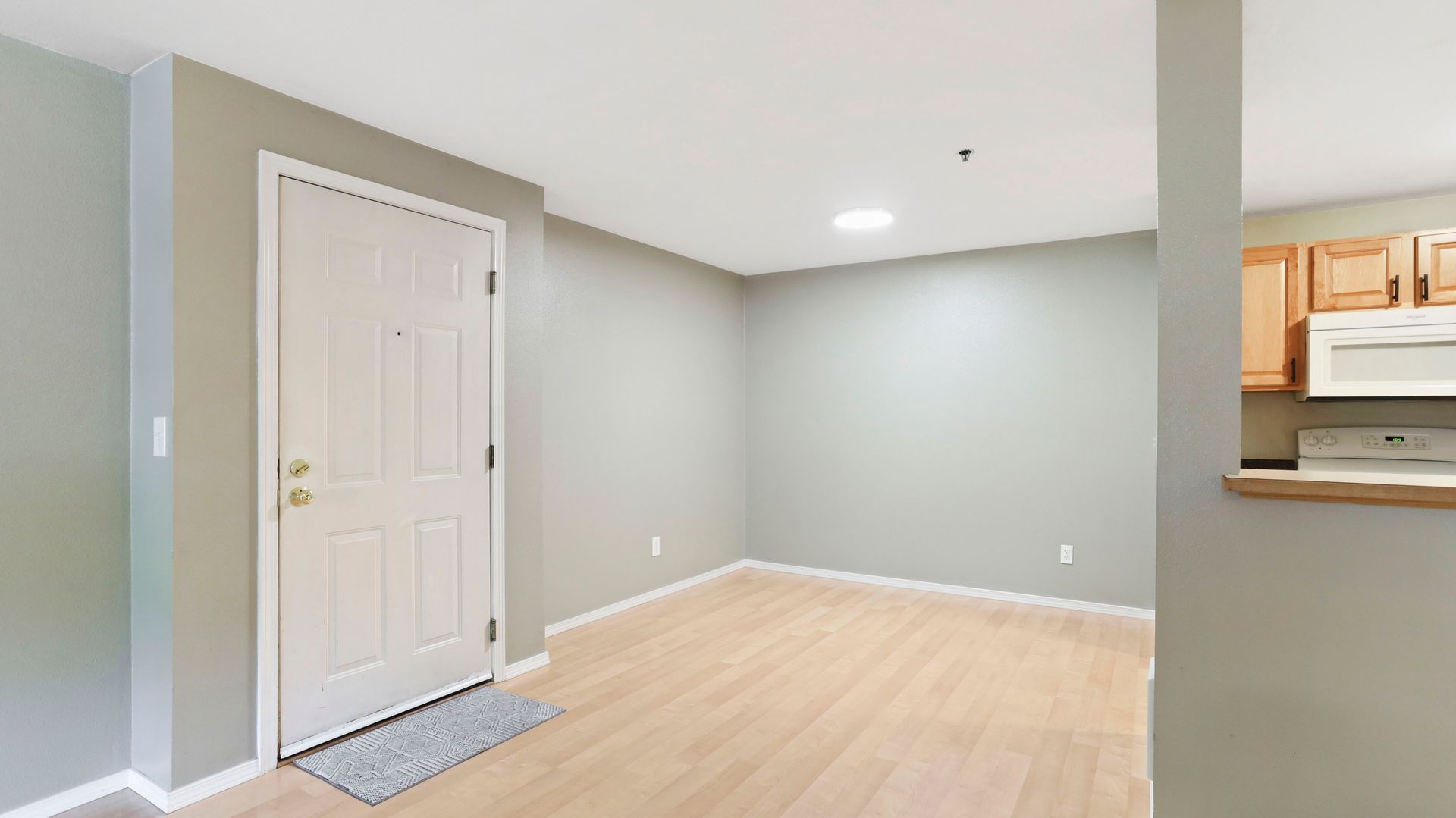 975 Aberdeen Ave NE Unit #F204 10 of 12