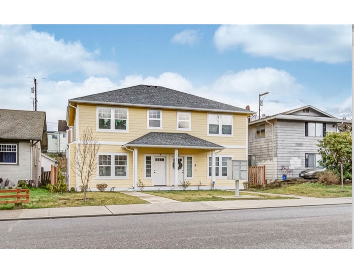 Everett Apartment: 3323 Hoyt Avenue