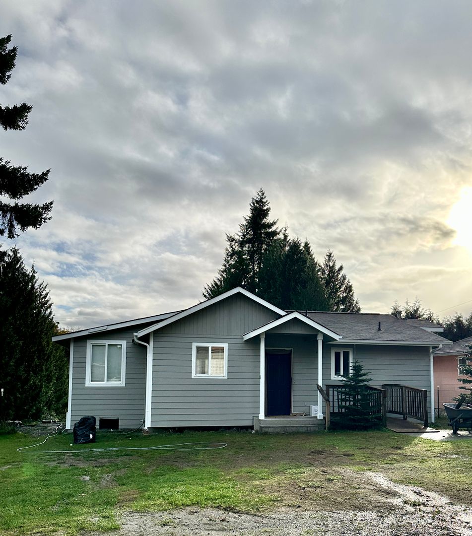 Renton House: 15630 SE 116th St