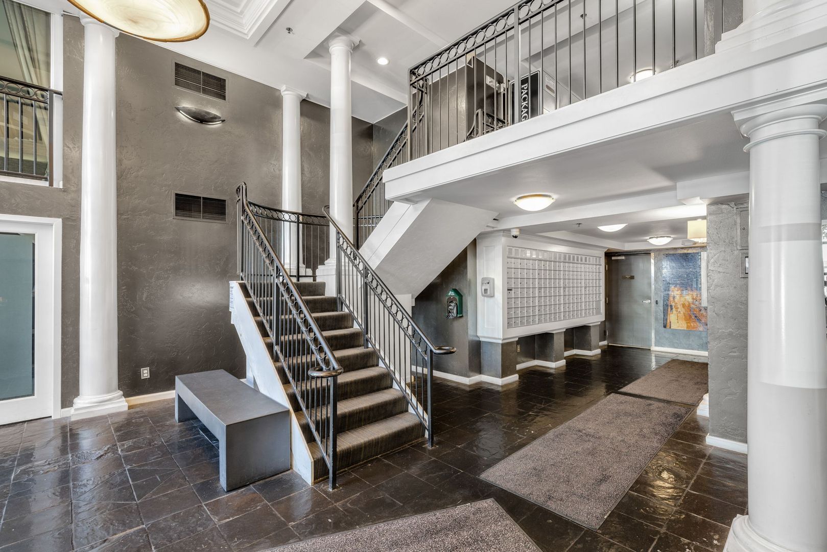 425 Vine St #706 3 of 12