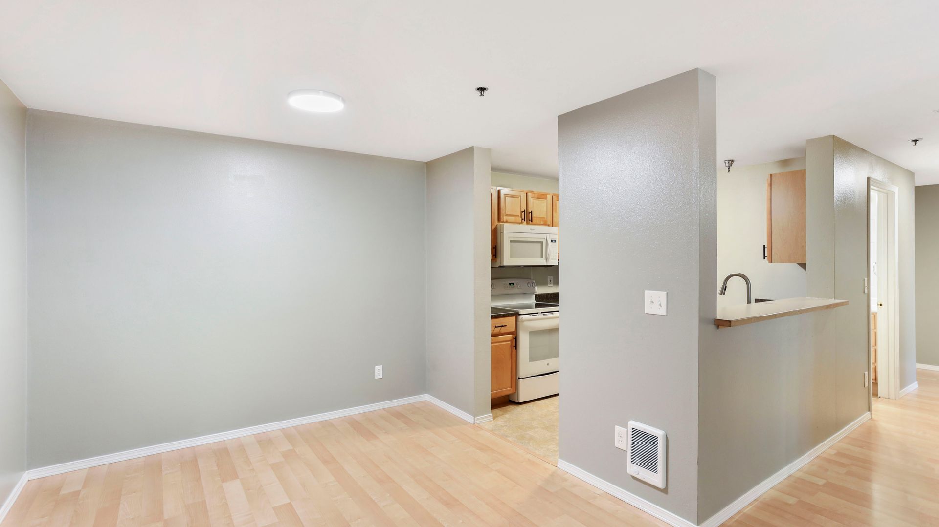 975 Aberdeen Ave NE Unit #F204 11 of 12