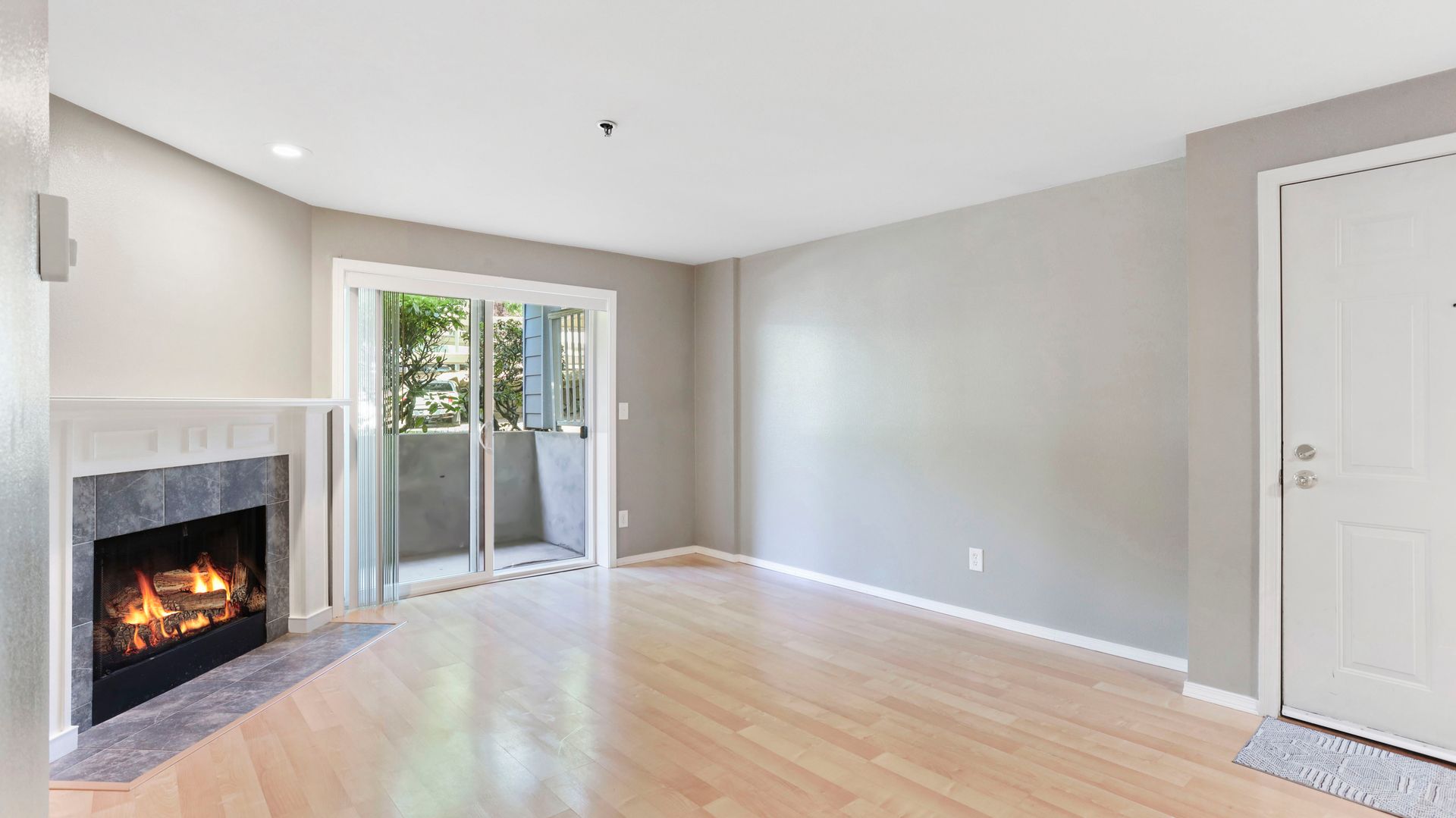 975 Aberdeen Ave NE Unit #F204 8 of 12
