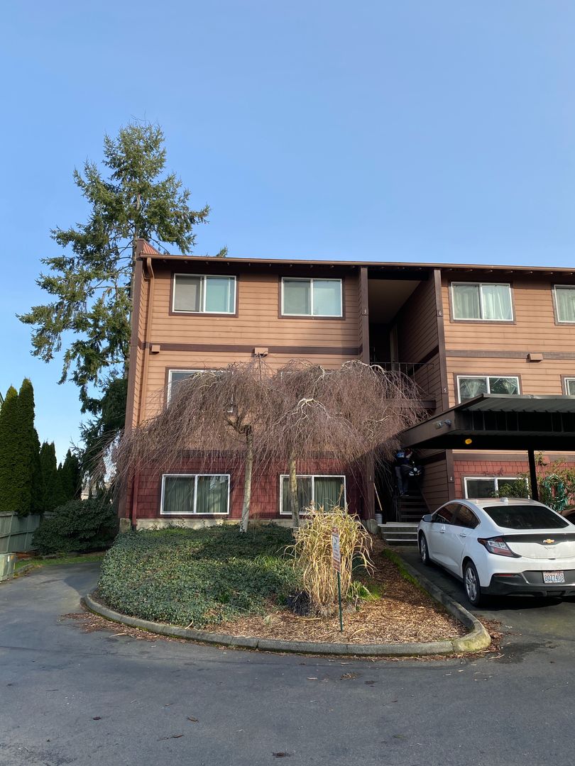 17430 Ambaum Blvd S #2 3 of 12