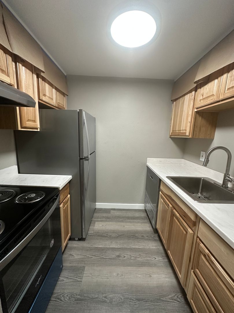 519 Burnett Ave S #1, Renton WA 98057 10 of 12