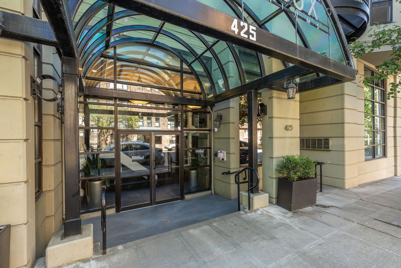 Lobby at 425 Vine St #706 (2 of 2)