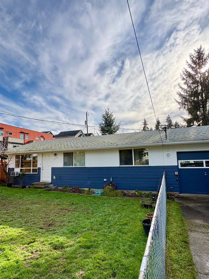 Seattle House: 2119 SW Cloverdale St
