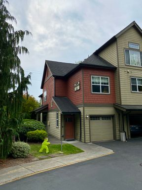 Beautiful Corner Lot Condo – photo 1