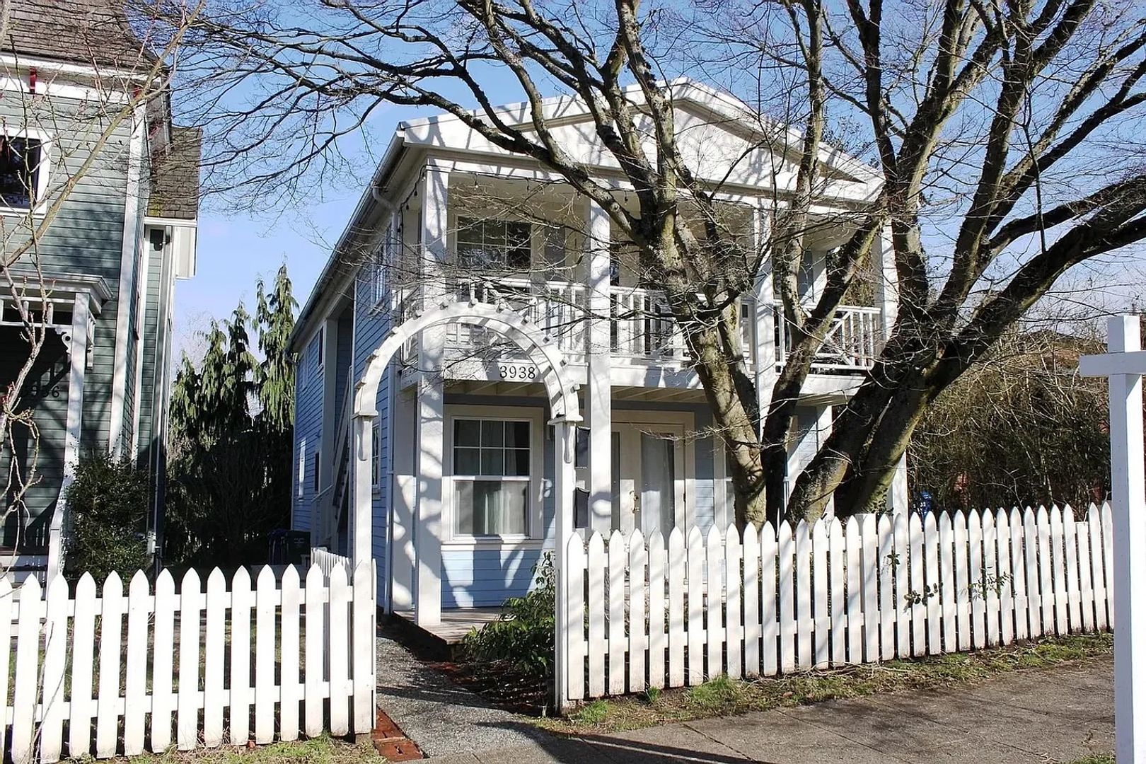 Seattle Apartment: 3938 S. Ferdinand St