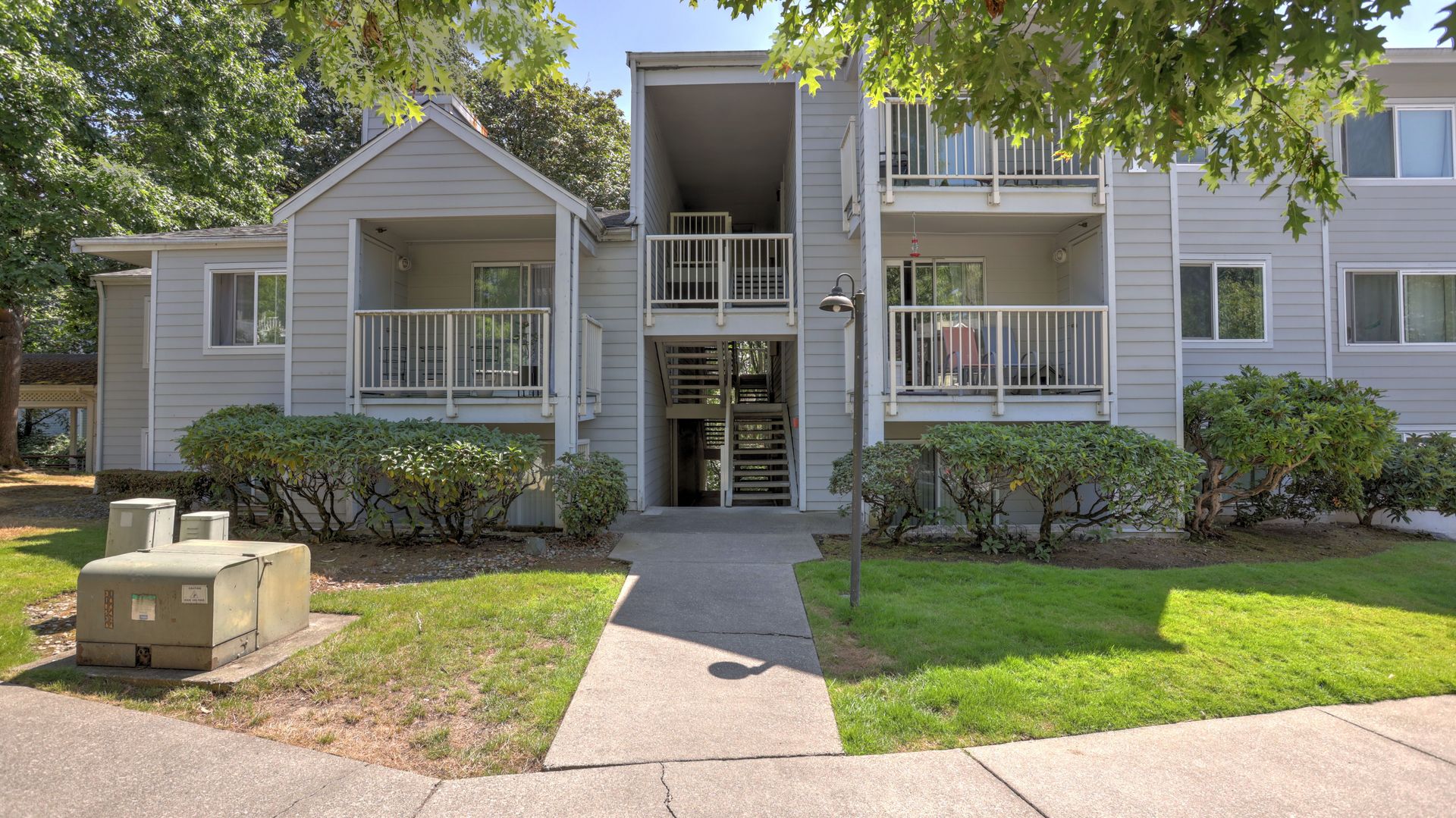 975 Aberdeen Ave NE Unit #F204 2 of 12