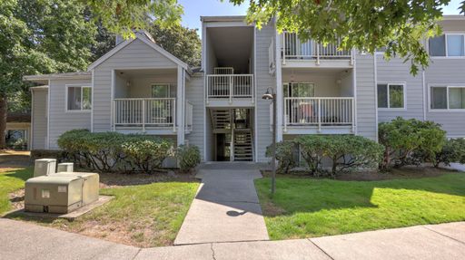 This ground floor corner-unit condo – photo 1