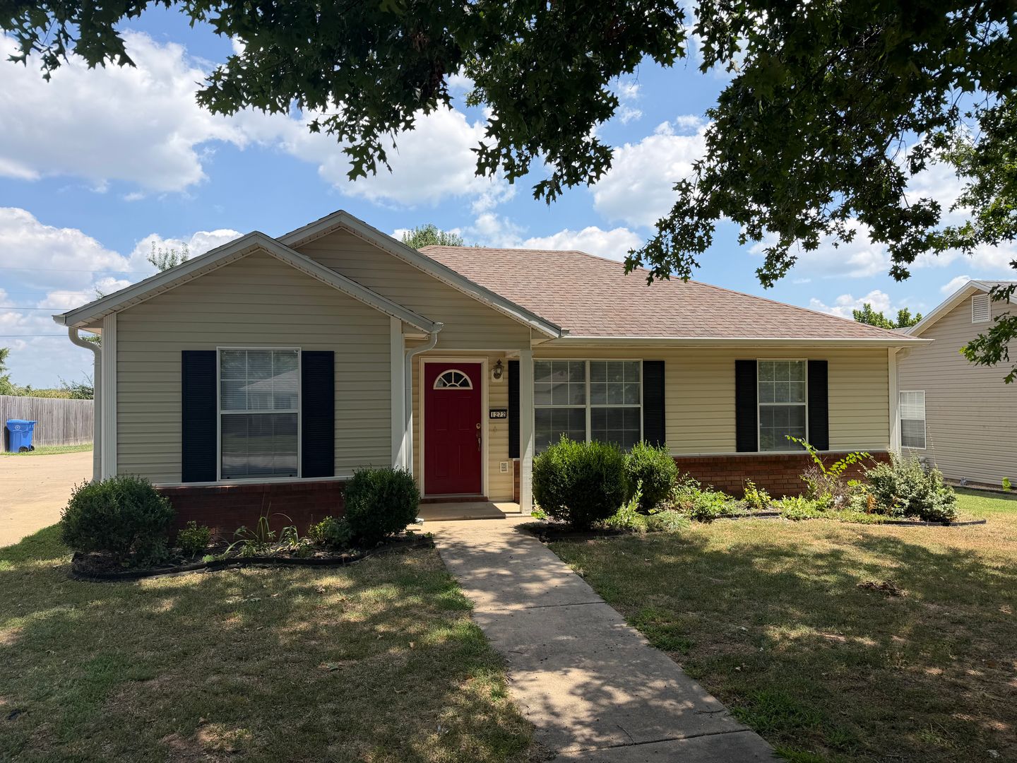 Fayetteville House: 1272 Tradition Avenue