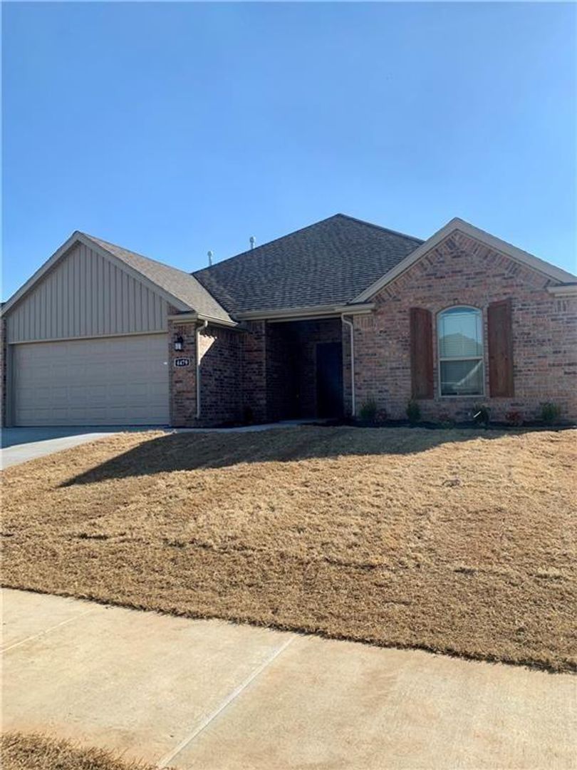 Fayetteville House: 4479 W Topeka St