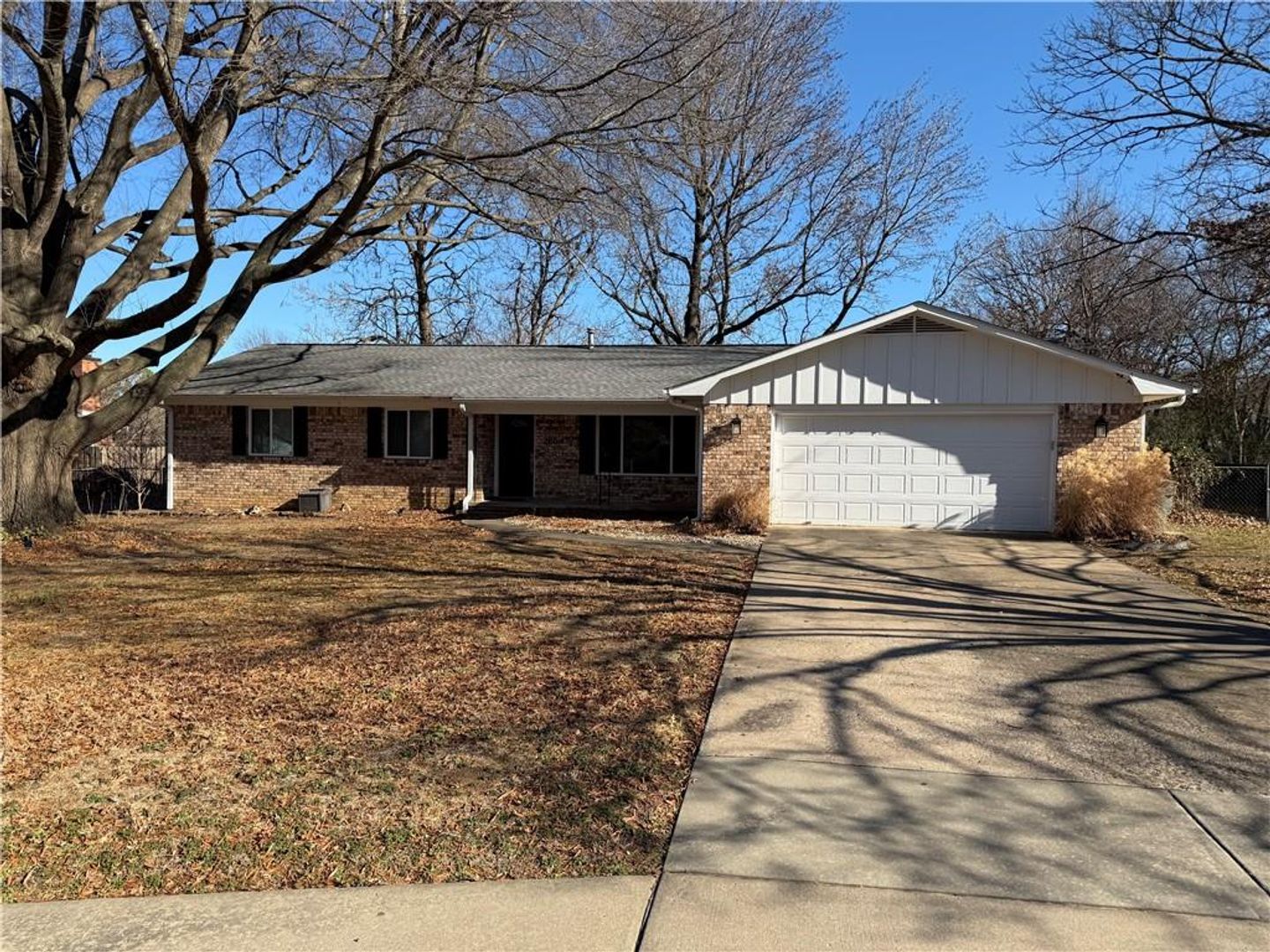 Fayetteville House: 2854 N Loxely Ave