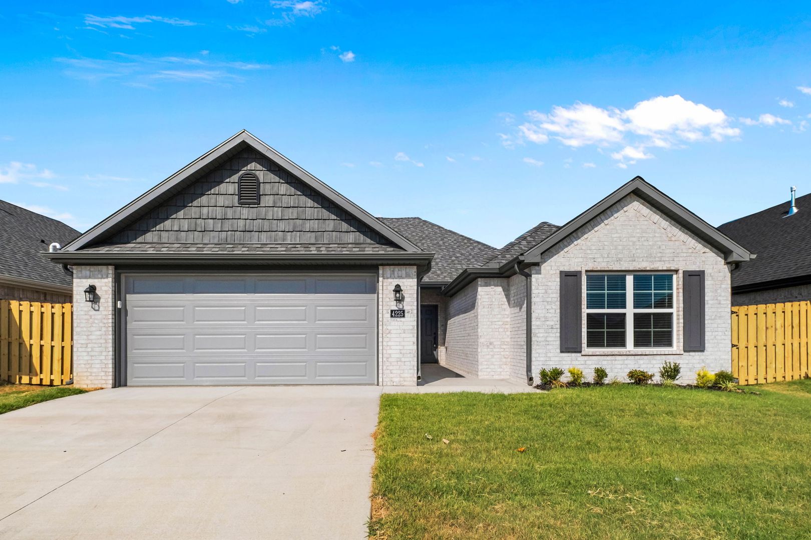 Fayetteville House: 4225 W Barhem Drive