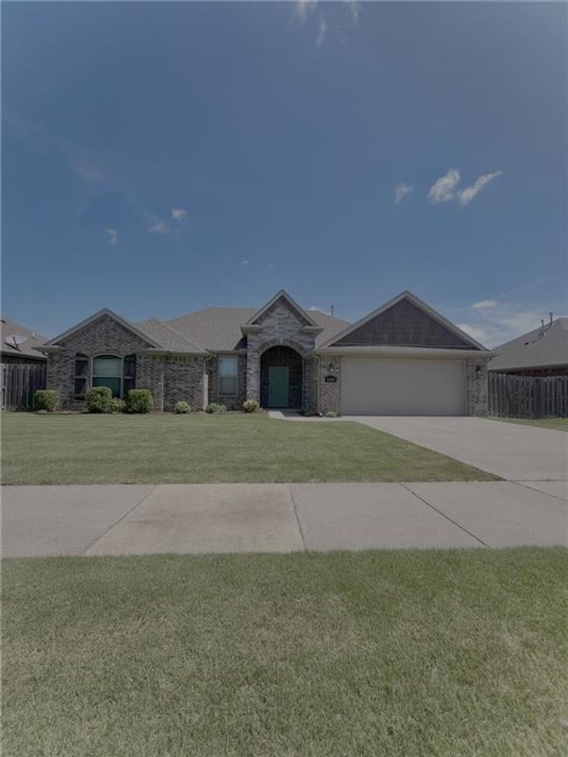 Fayetteville House: 4608 W Wales Dr