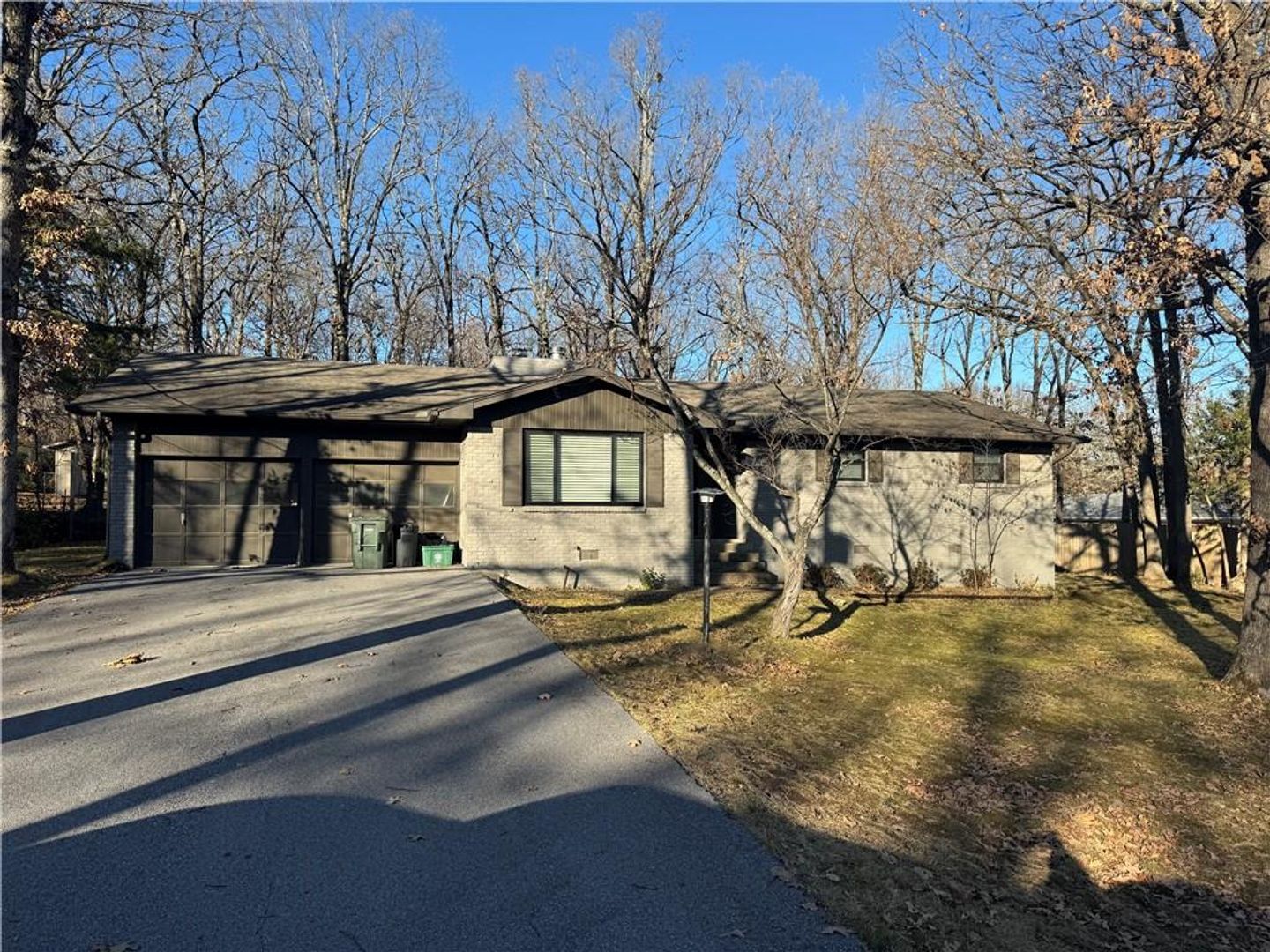 Fayetteville House: 718 E Debra Dr