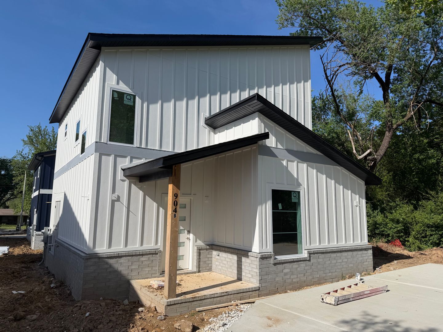 Fayetteville House: 904 N Sang Ave Unit #B