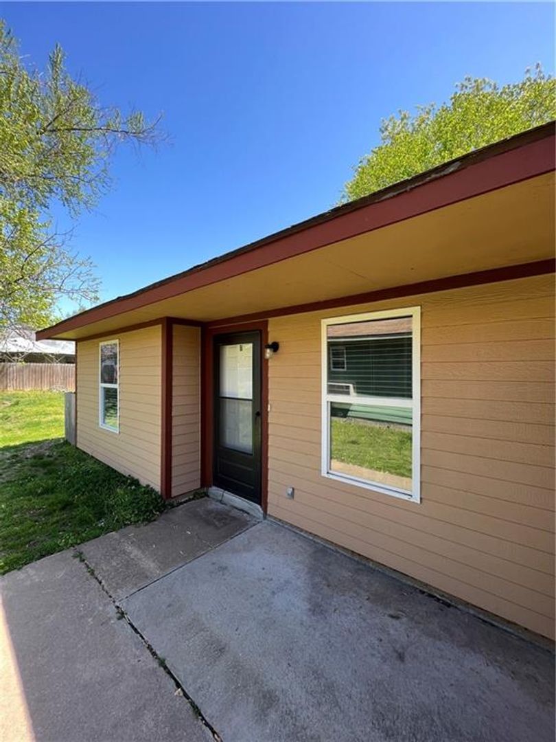 Springdale Apartment: 2006 Cypress Pl